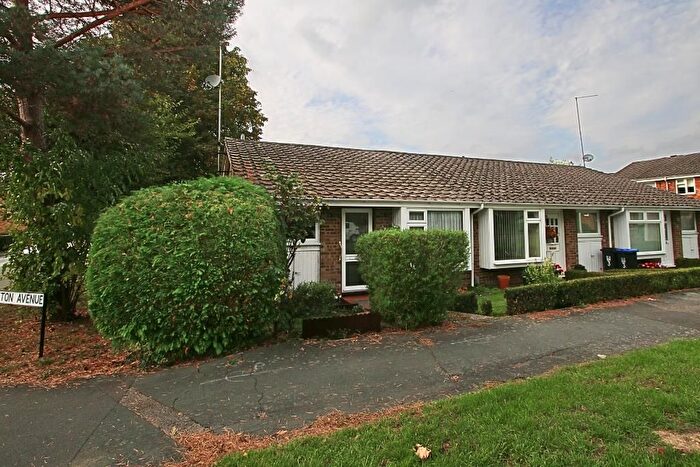 2 Bedroom Terraced Bungalow For Sale In Creston Avenue, Knaphill, Woking, GU21
