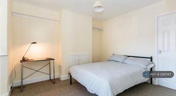 5 Bedroom Semi-Detached House To Rent In Durham Close, Guildford, GU2