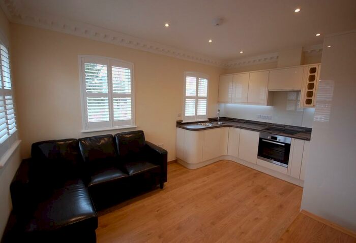 1 Bedroom Apartment To Rent In Charlie Place, Castle Crescent, Reading, RG1