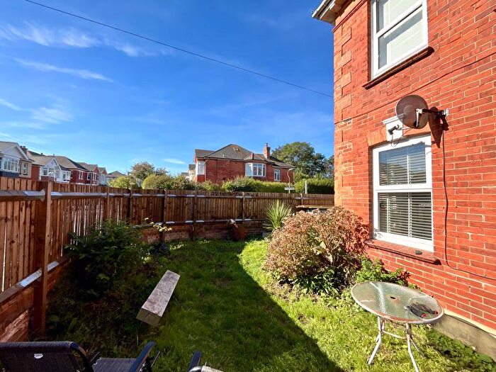 2 Bedroom Flat For Sale In Paisley Road, Southbourne, BH6