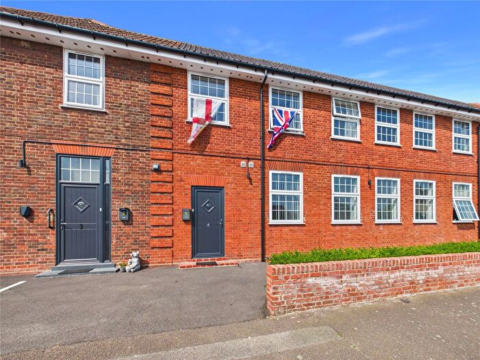 2 Bedroom Flat For Sale In High Road West, Felixstowe, Suffolk, IP11