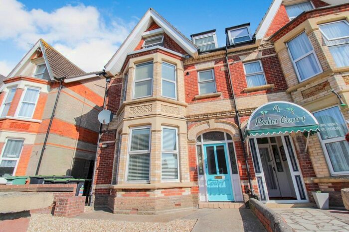 1 Bedroom Flat To Rent In Abbotsbury Road, Weymouth, DT4