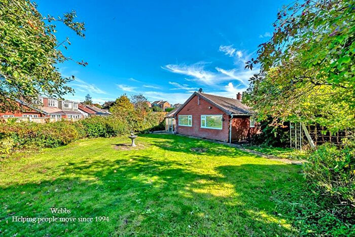 3 Bedroom Detached Bungalow For Sale In Viewfield Avenue, Hednesford, Cannock, WS12