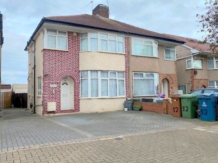 3 Bedroom Terraced House To Rent In Bellamy Drive, Stanmore, Middlesex, HA7
