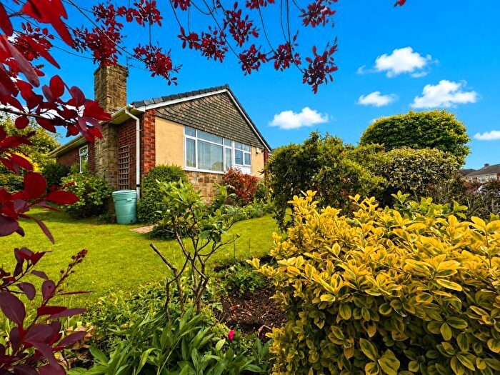 2 Bedroom Bungalow For Sale In Springbank, Garforth, Leeds, West Yorkshire, LS25
