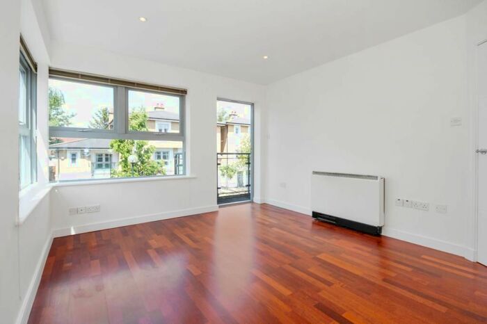 2 Bedroom Flat To Rent In Whitham Court, Upper Tooting Road, London, SW17