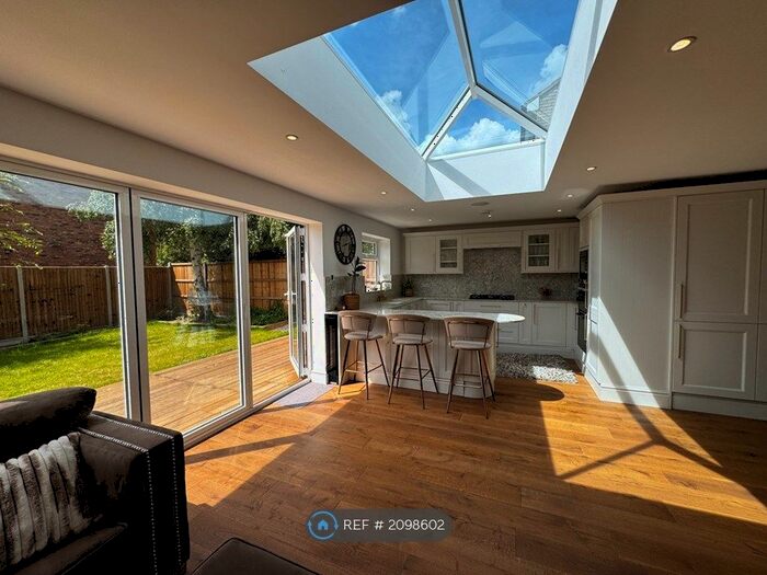 4 Bedroom Detached House To Rent In Borrell Close, Broxbourne, EN10