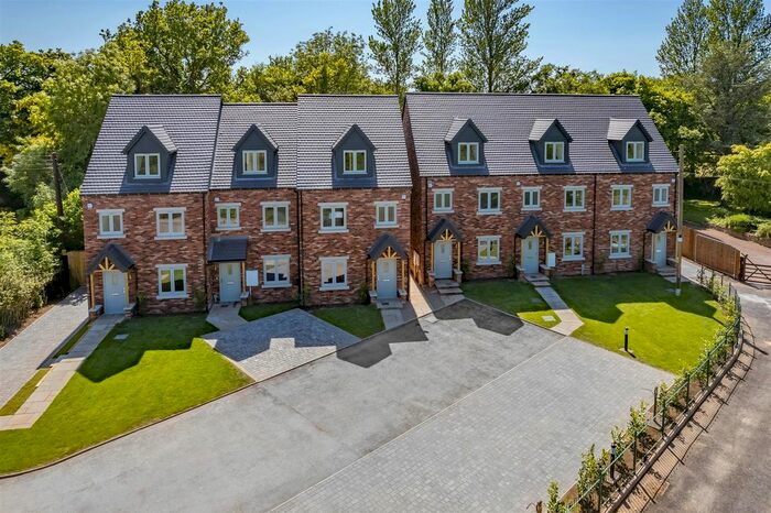 4 Bedroom Terraced House To Rent In Lakeside View, Alcester Road, Wythall, B47