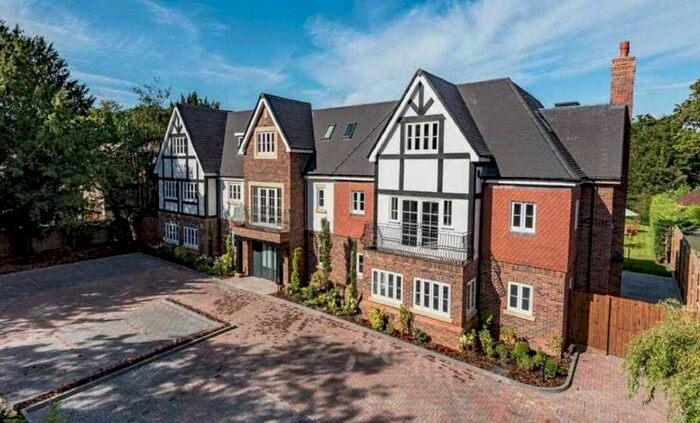 2 Bedroom Flat To Rent In Friary Court, St Bernards Road, Solihull, B92