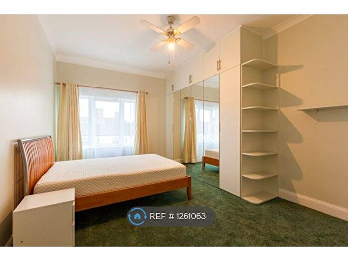 1 Bedroom Flat To Rent In Rotherhithe Street, London, SE16