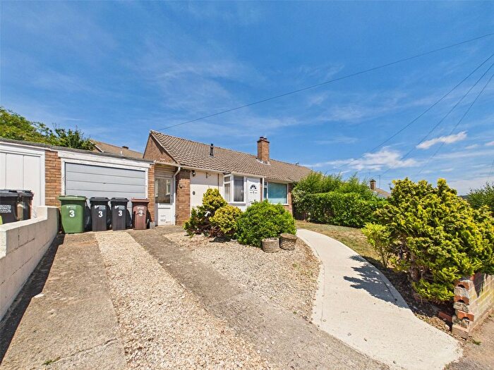 2 Bedroom Bungalow For Sale In Heathfield Road, Stroud, Gloucestershire, GL5