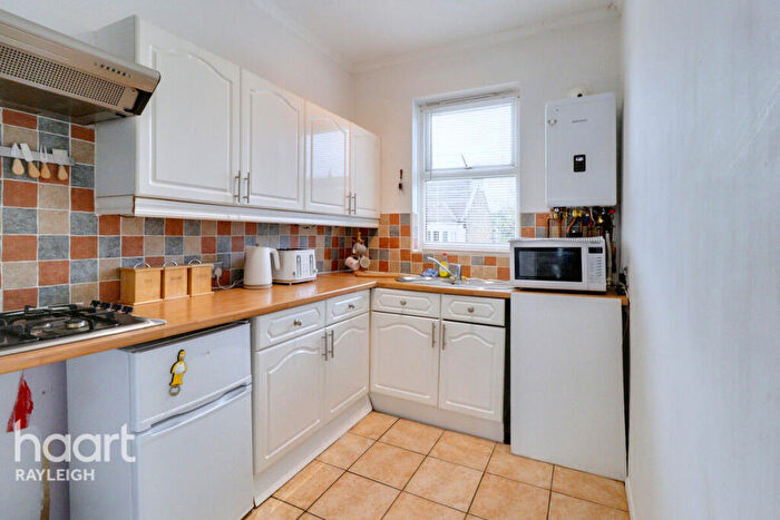 1 Bedroom Flat For Sale In Elm Road, Leigh-on-Sea, SS9