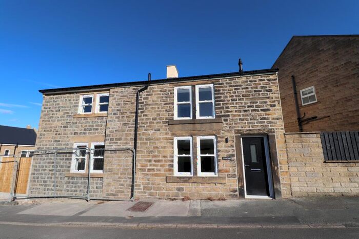 3 Bedroom House To Rent In Bankhouse Lane, Pudsey, West Yorkshire, LS28