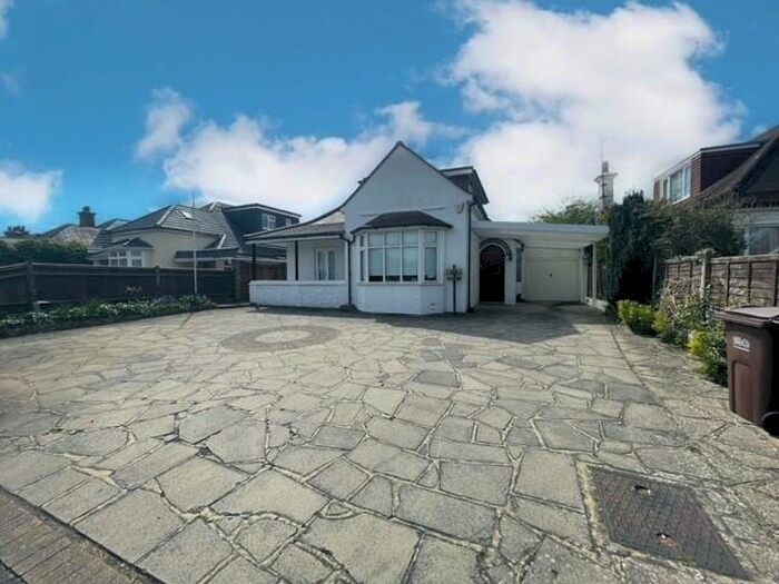 6 Bedroom House To Rent In Kings Drive, Eastbourne, BN21