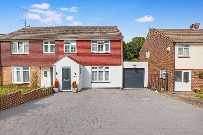 3 Bedroom Semi-Detached House For Sale In Holland Road, Walderslade, ME5