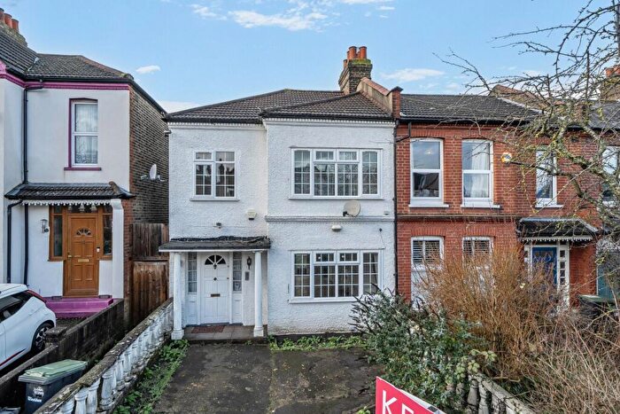 3 Bedroom End Of Terrace House For Sale In Wellmeadow Road, Catford, London, SE6