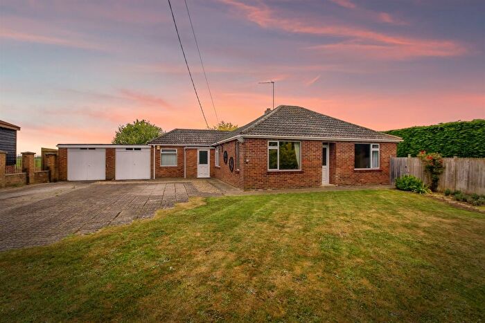 2 Bedroom Detached Bungalow For Sale In Middle Drove, St. Johns Fen End, Wisbech, PE14