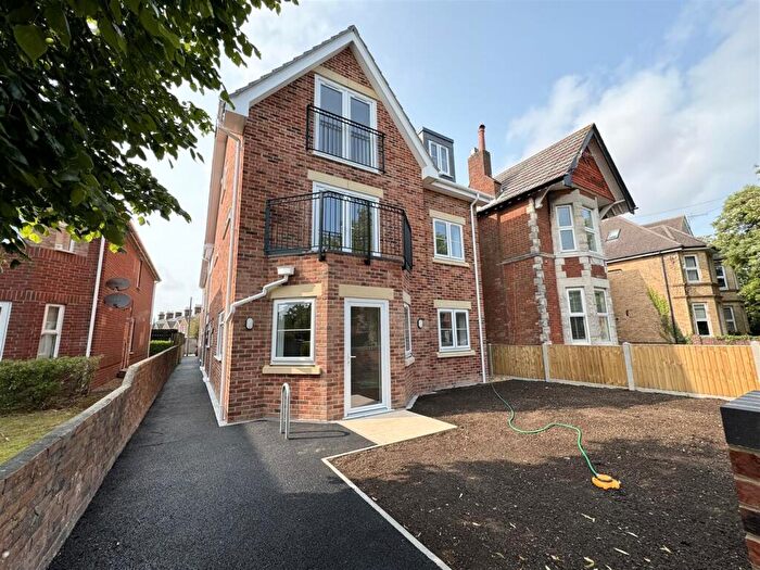 2 Bedroom Flat To Rent In Longfleet Road, Poole, BH15