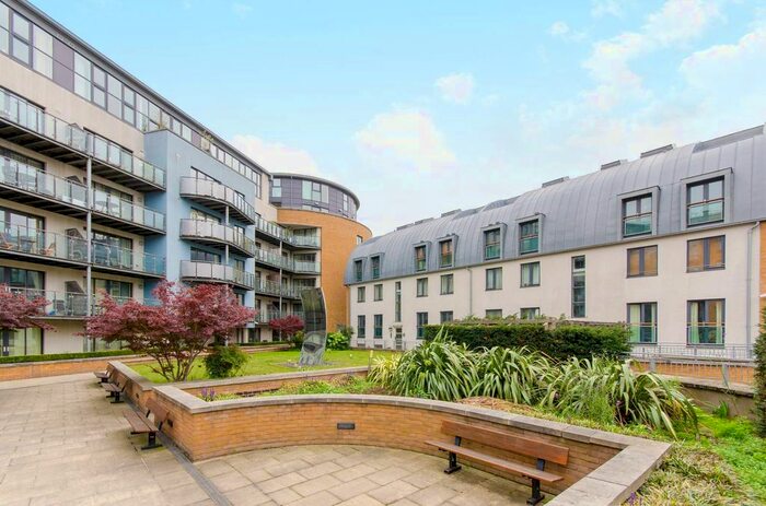 3 Bedroom Flat To Rent In Owen Street, Angel, London, EC1V