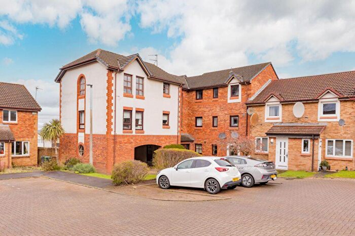 2 Bedroom Flat For Sale In / Gilmerton Place, Edinburgh, EH17