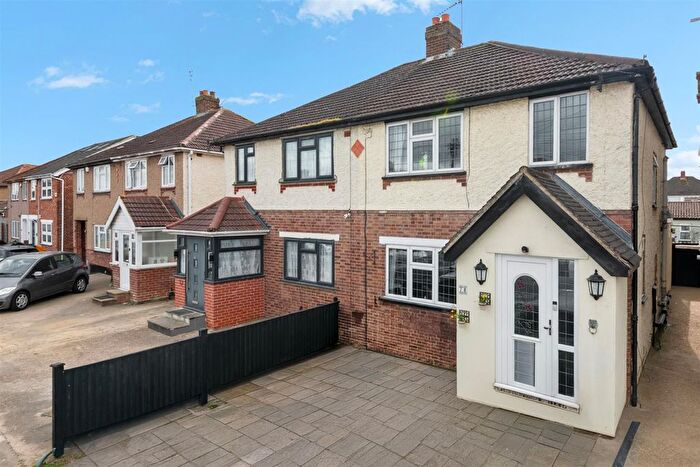 3 Bedroom Semi Detached House For Sale In Gledwood Avenue, Hayes, UB4