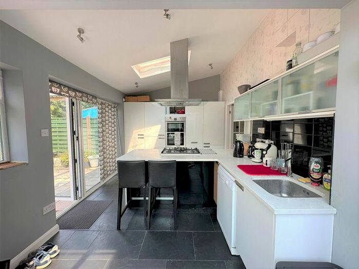 1 Bedroom Flat To Rent In Butts Crescent, Hanworth, Feltham, TW13