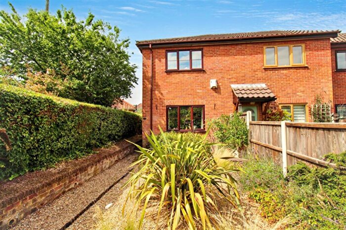 2 Bedroom End Of Terrace House For Sale In School Court, Felthorpe, NR10