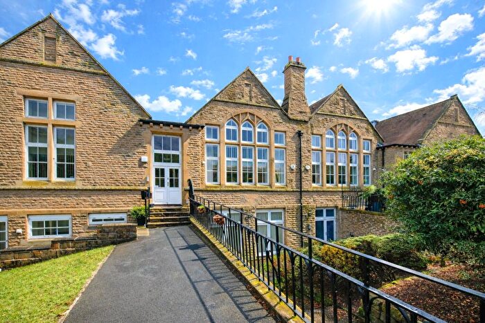 1 Bedroom Flat To Rent In Old School Way, Baildon, Shipley, West Yorkshire, BD17