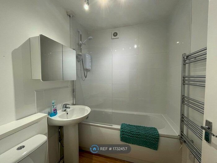 2 Bedroom Flat To Rent In Port Street, Clackmannan, FK10