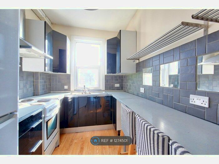 4 Bedroom Flat To Rent In Central Kingston, Central Kingston KT2