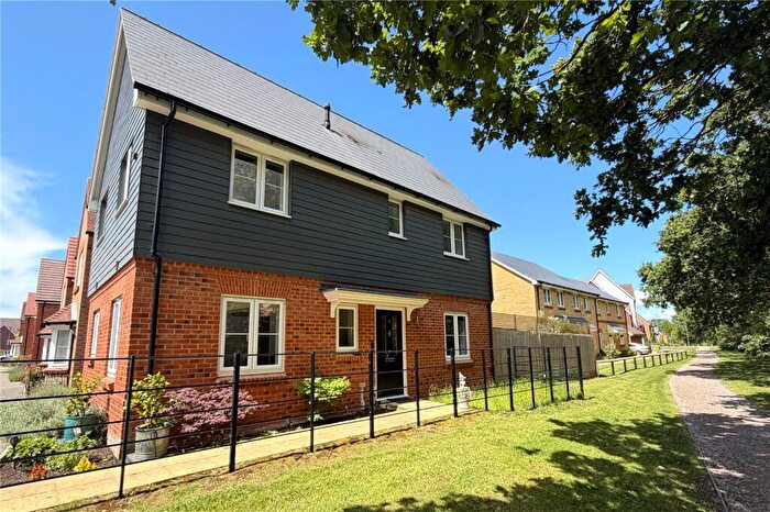 3 Bedroom Detached House For Sale In Colyer Way, Ash, Surrey, GU12