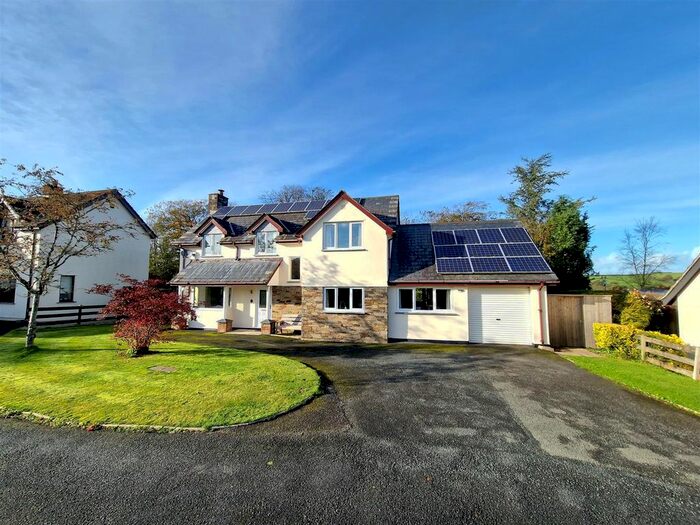 4 Bedroom Detached House For Sale In Lezant, Launceston, PL15