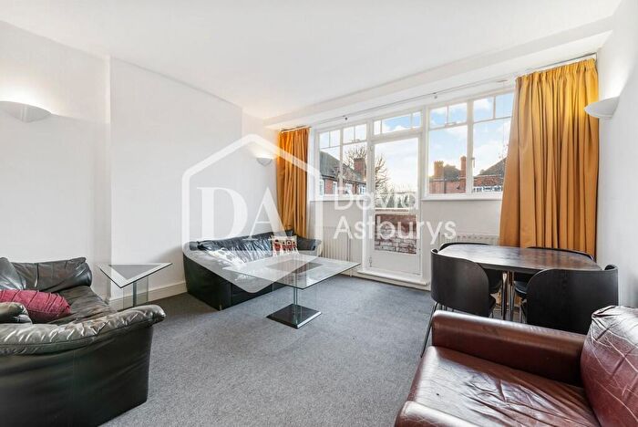 3 Bedroom Apartment To Rent In Haslemere Road, Crouch End, London, N8