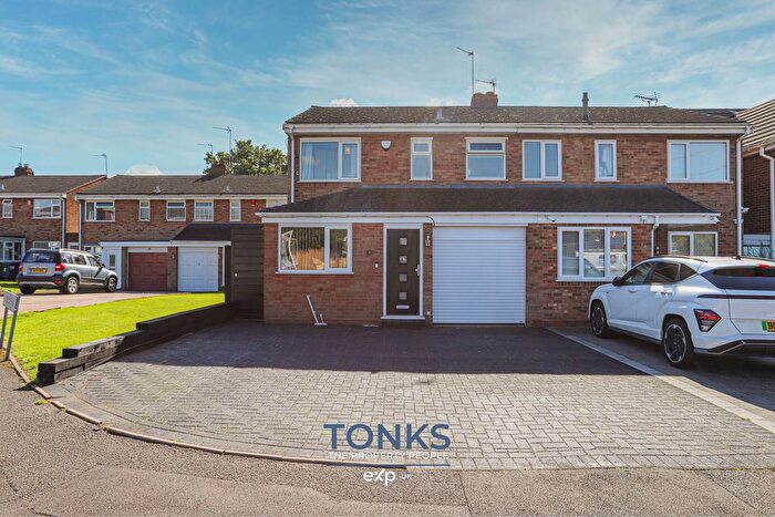 3 Bedroom Semi-Detached House For Sale In Clay Drive, Quinton, Birmingham, B32