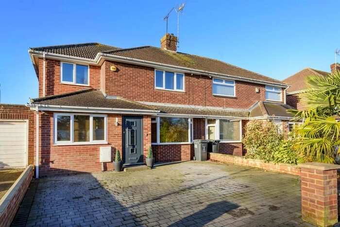 4 Bedroom Semi-Detached House To Rent In Queens Drive, Old Walcot, SN3