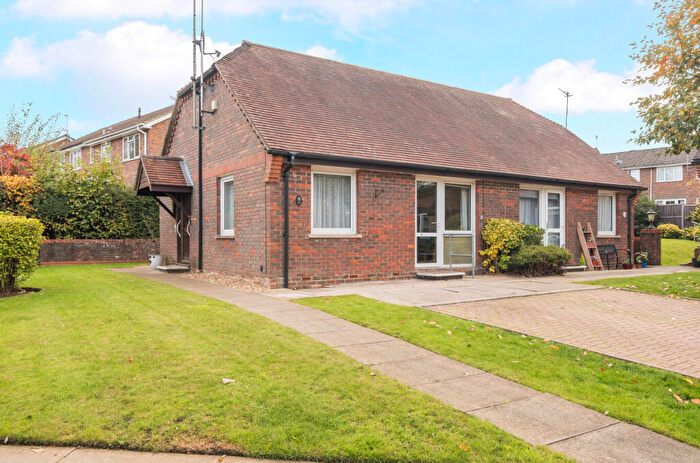 1 Bedroom Bungalow For Sale In Tanners Lane, Haslemere, Surrey, GU27
