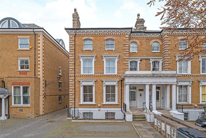 2 Bedroom Flat For Sale In Thurlow Park Road, West Dulwich, SE21