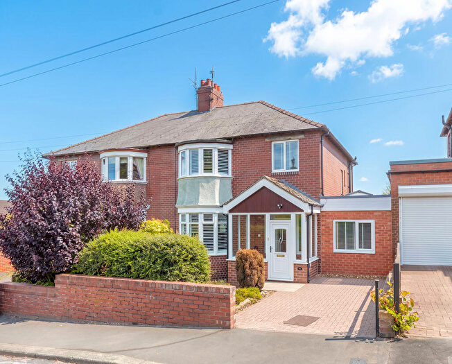 4 Bedroom Semi-Detached House For Sale In Swansfield Park Road, Alnwick, Northumberland, NE66