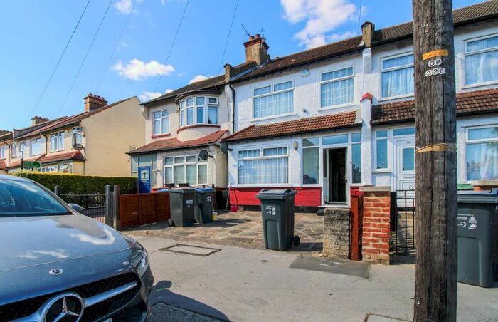 3 Bedroom Terraced House To Rent In Nutfield Road, Thornton Heath, CR7