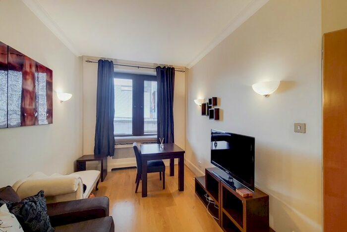 1 Bedroom Flat To Rent In Whitehouse Apartments, Belvedere Road, London, SE1