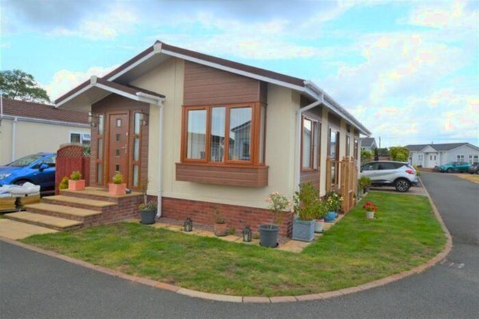 2 Bedroom Mobile/park Home For Sale In Warren Park, Warrant Road, Stoke-On-Tern, Market Drayton, TF9