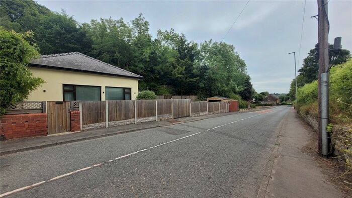 3 Bedroom Bungalow For Sale In Newbridge Road, Newbridge, Wrexham, LL14