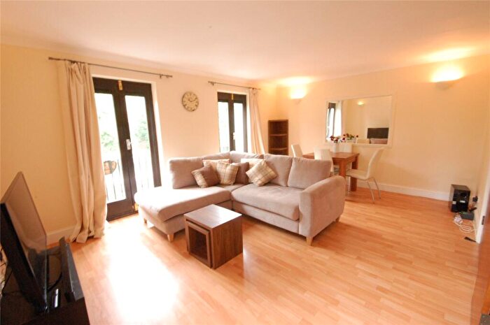 1 Bedroom Apartment To Rent In The Plummery, Blakes Cottages, Reading, Berkshire, RG1