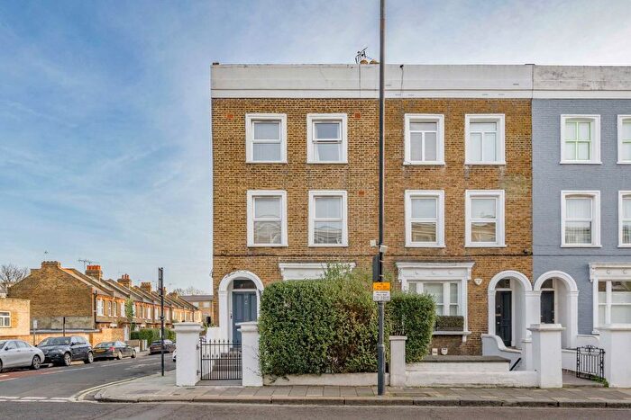 1 Bedroom Flat To Rent In Askew Road, London, W12