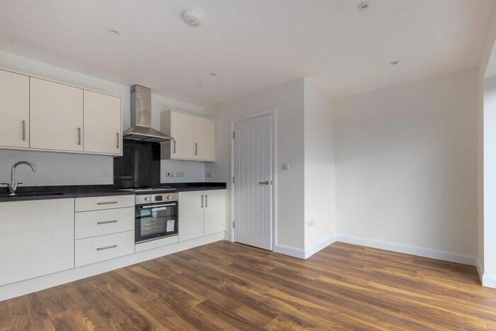 2 Bedroom Flat To Rent In Canberra Road, London, W13