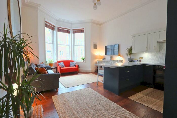 2 Bedroom Apartment To Rent In Manilla Road, Bristol, BS8