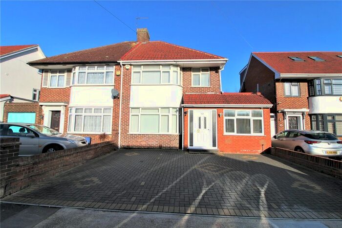 4 Bedroom Semi-Detached House To Rent In Barnhill Road, Hayes, Greater London UB4