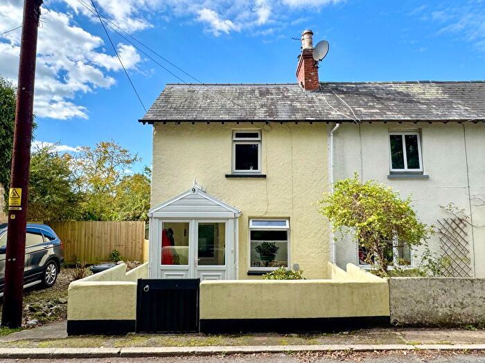 2 Bedroom End Of Terrace House For Sale In Higher Sandygate, Newton Abbot, TQ12