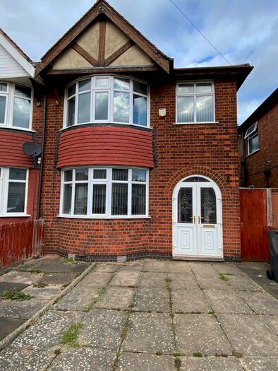 3 Bedroom Semi-Detached House To Rent In Purley Road, Leicester, LE4