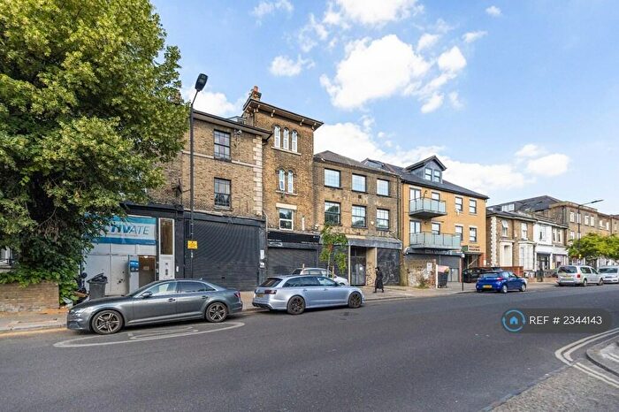 Studio To Rent In Manor Road, London, N16